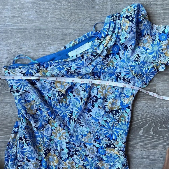 ASTR The Label  Santorini Floral One Shoulder dress - Picture 11 of 12